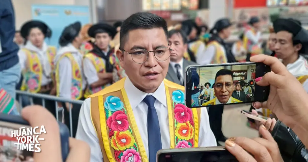 Alcalde de Huancayo, Dennys Ciuba, anuncia actividades del huaylarsh 2023.
