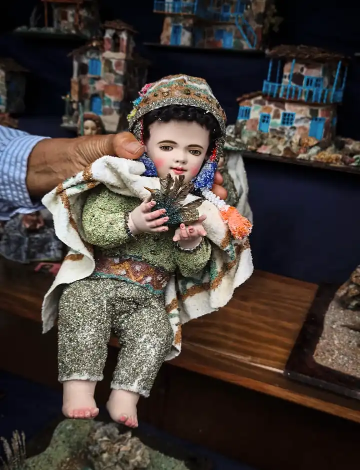 El Niño del Colibrí de la artesana Elizabeth La Torre Escalante