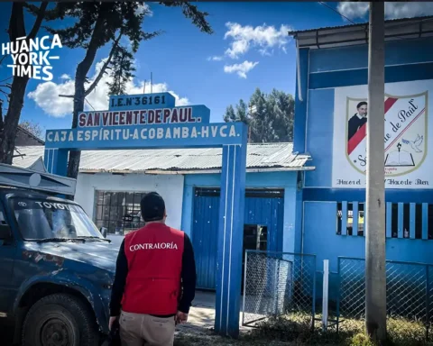 instituciones educativas huancavelica